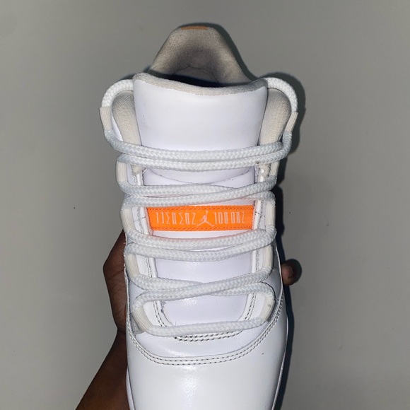 Jordan 11 - Picture 2 of 3